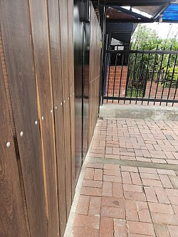 Puertas Vehiculares con Madera